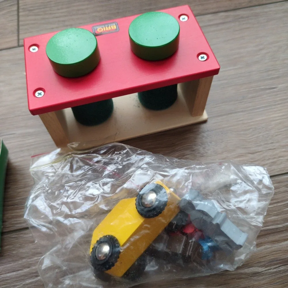 Vtg 90s BRIO Car Wash Station 33532 Wood Train Railway Set New Box